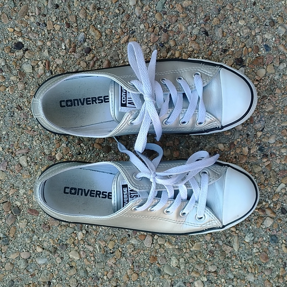 Converse silver leather low top sneakers lace up shoes women's 6 - Picture 3 of 9
